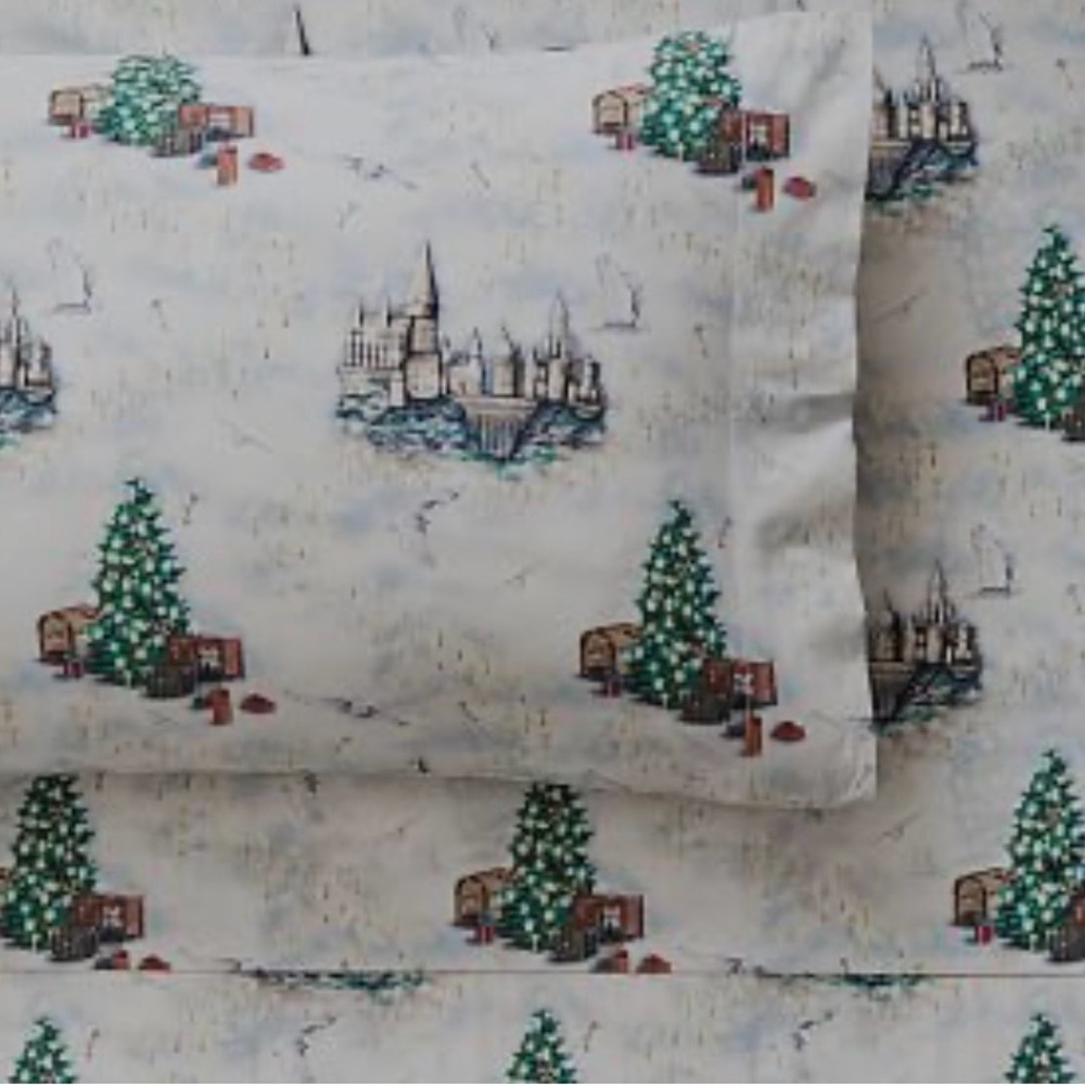 Pottery Barn Teen Queen Hogwarts Christmas Harry Potter sheet set